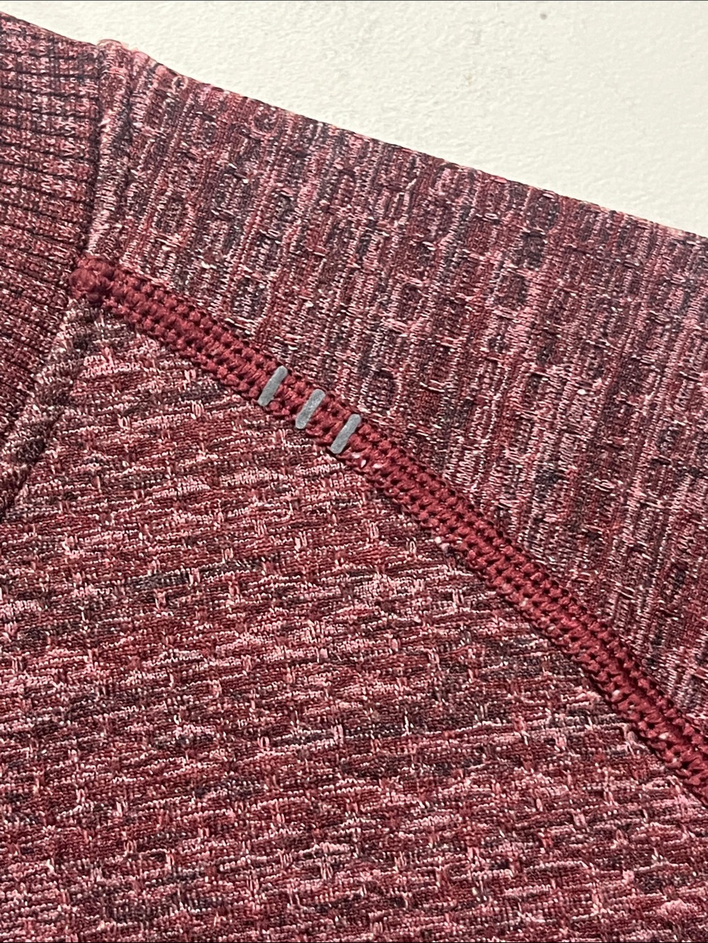 Lululemon Engineered Warmth Long Sleeve Crew in Cassis/ Pomegranate/ Black M - Picture 11 of 14